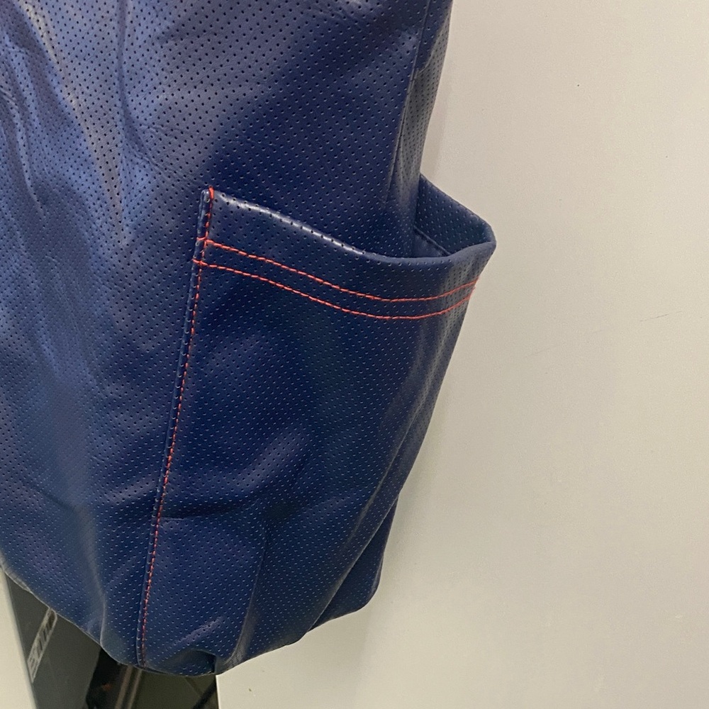 Universal Thread Blue and Red Accessory - Picture 3 of 4